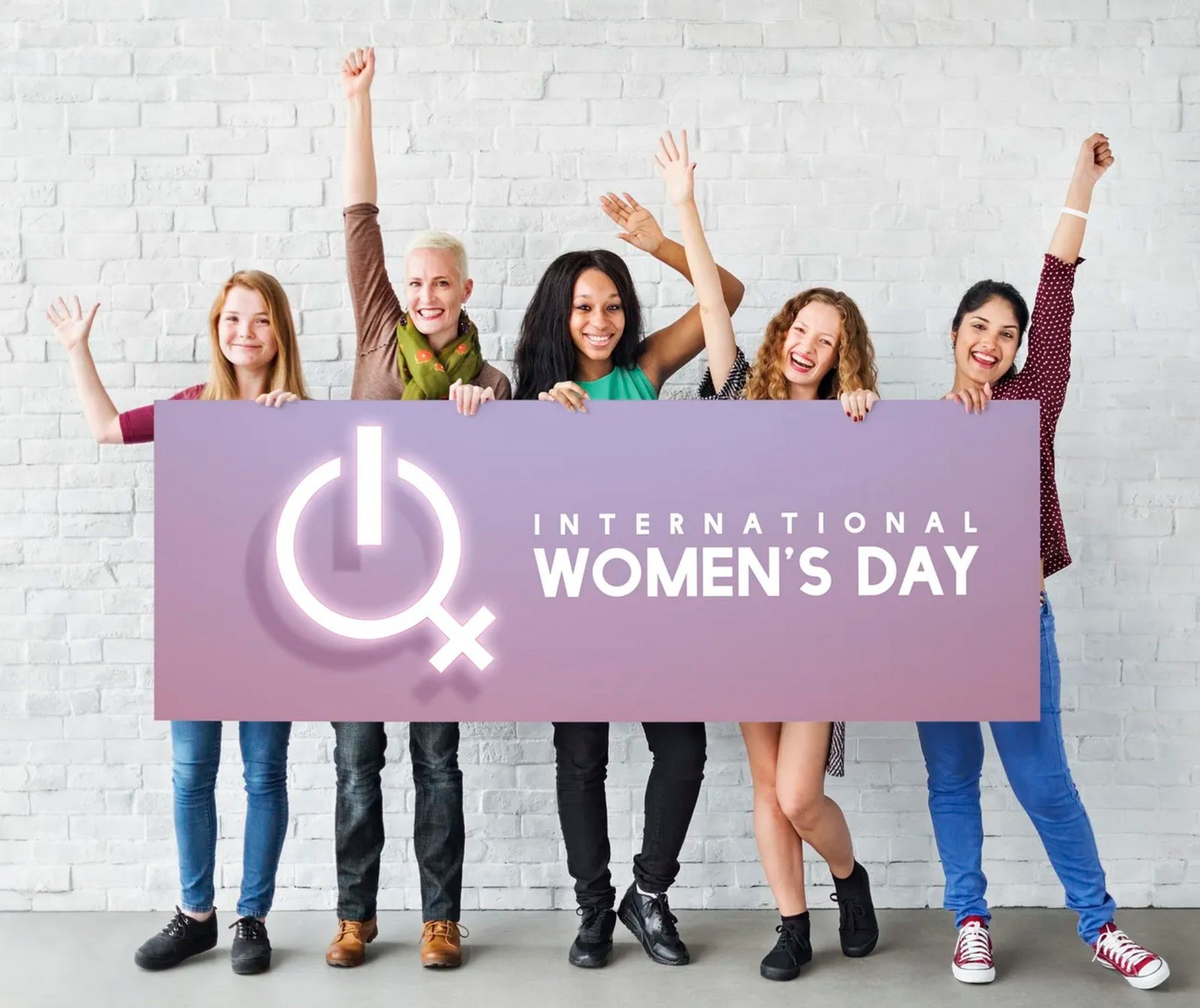 Sievietes aiz Starptautiskās sieviešu dienas zīmes 2023. gadā